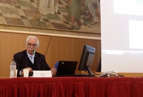 Oscar Corli durante il convegno a Bologna