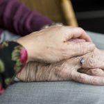 Fine vita: gli anziani conoscono i propri diritti?